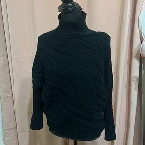 Beautiful, off-the-shoulder sweater in black. 🍂🍁🍃